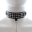 Hilaria -Halsband mit Nieten und Leine